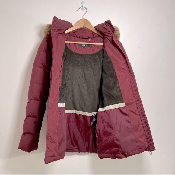Calvin Klein Down Puffer Coat with Faux Fur Hood Burgundy Small - Picture 3 of 7